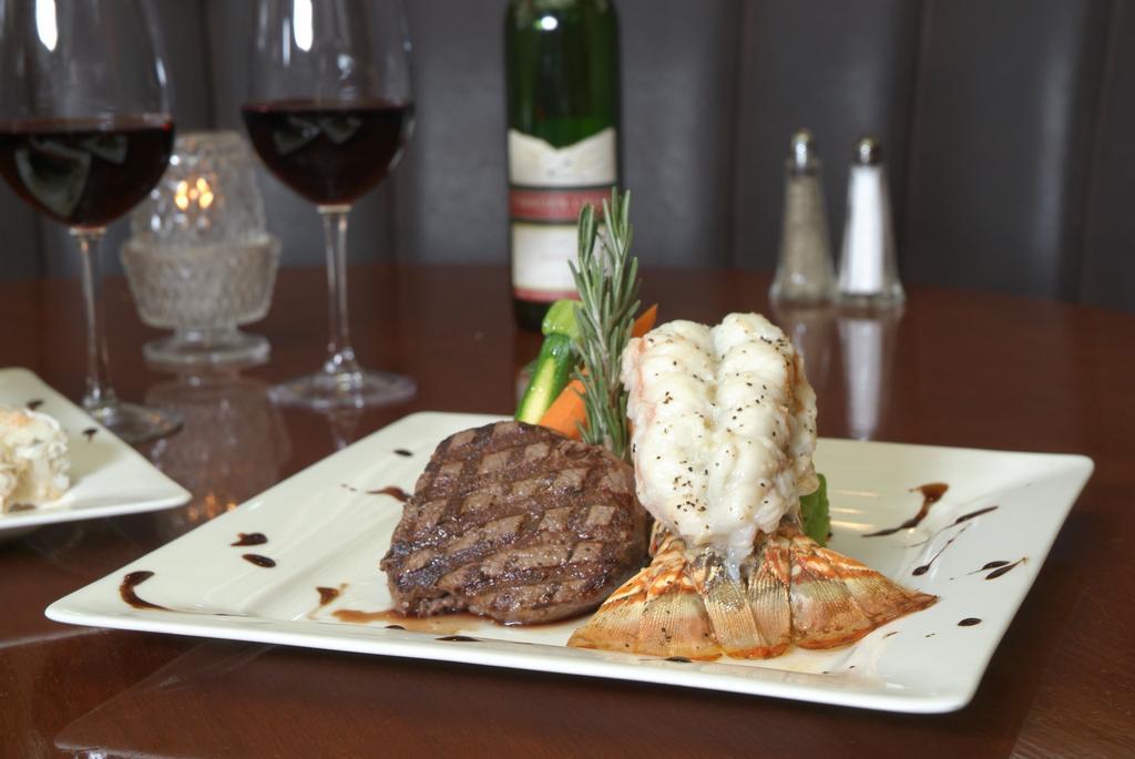 Compass Point Inn - Surrey Restaurant bilde