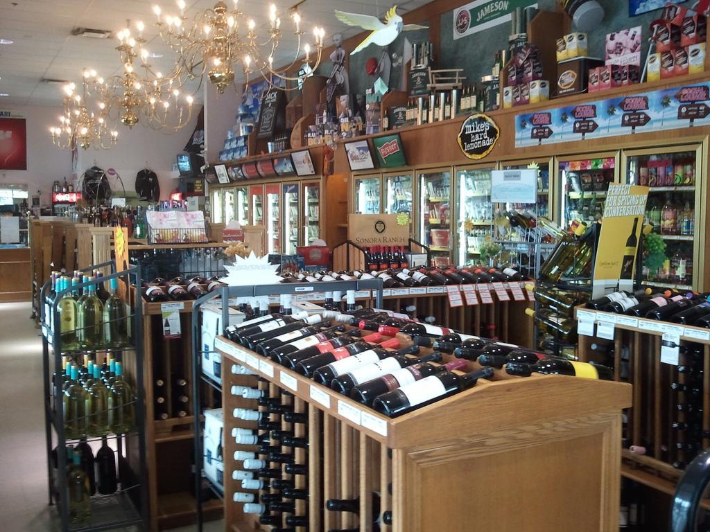 Compass Point Inn - Surrey Restaurant bilde