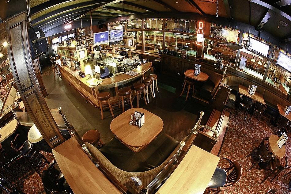 Compass Point Inn - Surrey Restaurant bilde